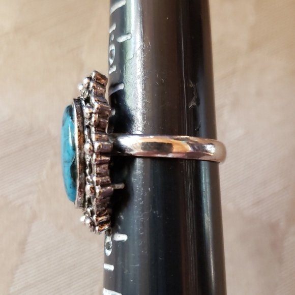 Adjustable Fashion Ring - Picture 3 of 5